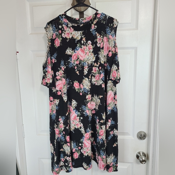 My Story Woman's Long Sleeve Dress, Size: Large Color: Black with Floral Print - Picture 4 of 14